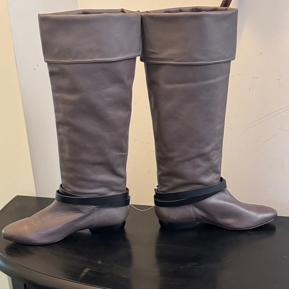 Like New Pour La Victoire Gray Over the Knee Pull Up Boots - Picture 11 of 11
